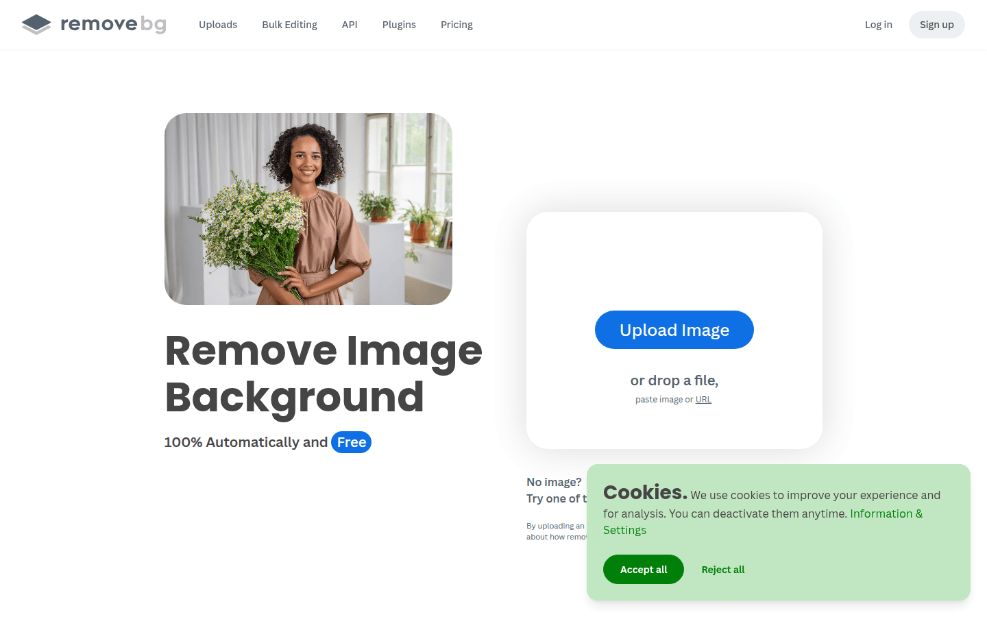 remove.bg homepage showing automatic background removal and transparent PNG messaging